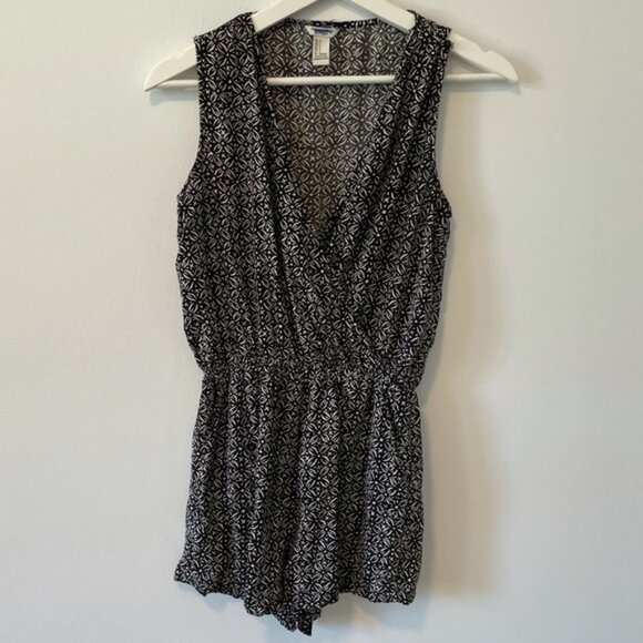 Forever 21 Patterned Romper - Picture 1 of 10